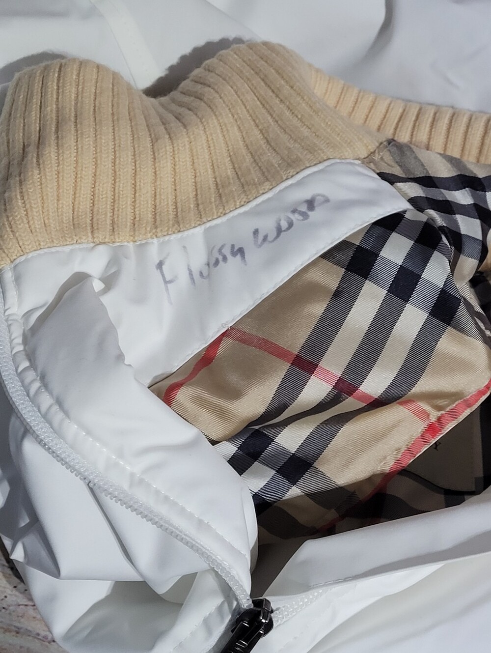 Burberry Vest Women's Size 16 White w Ribbed Knit Collar - Picture 5 of 10